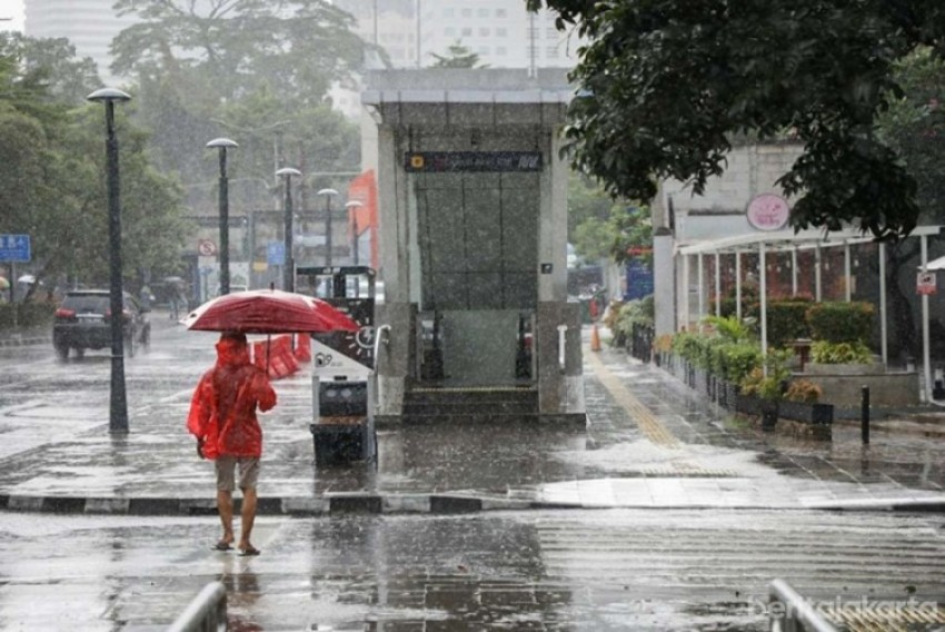 Cuaca Jakarta Hari Ini Didominasi Awan Tebal, Hujan dan Petir Mengintai