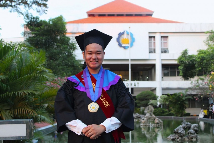 Ukir Prestasi Gemilang, Christopher dan Fadhli Sabet Predikat Wisudawan Terbaik ITS