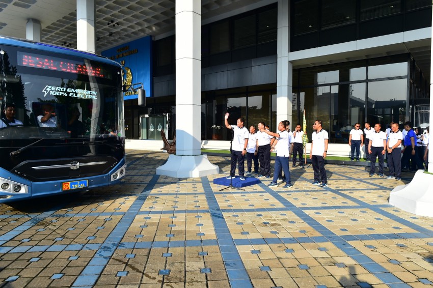 Kasal Resmikan Bus Listrik Perdan Di Mabesal, Bukti Nyata Komitmen TNI Menuju Zero Emission 2060