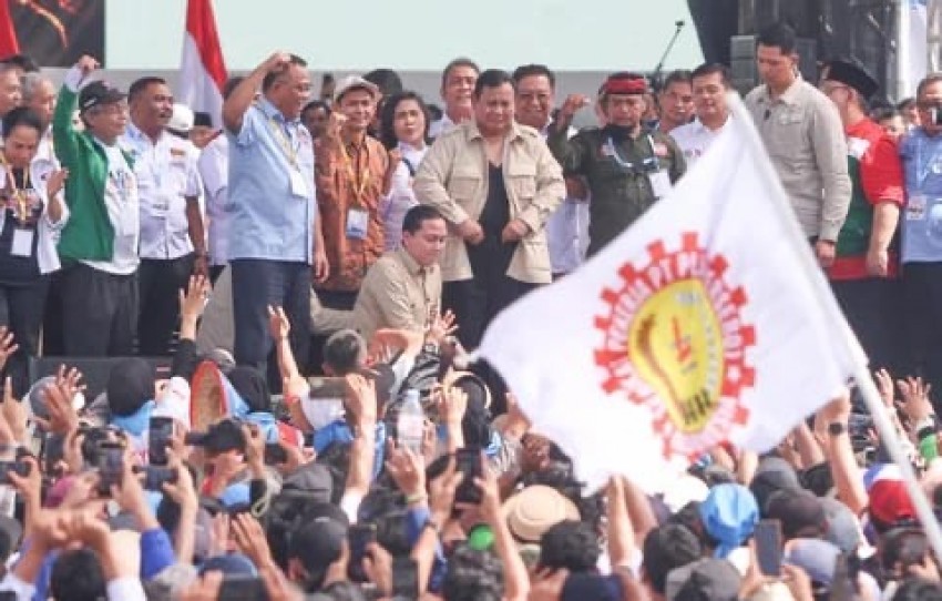 Di Depan Ribuan Buruh di Monas, Prabowo Bertekad Habiskan Hidup untuk Rakyat: Sewa 30% Gaji? Nanti Cicil Rumah Sendiri