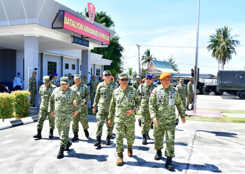 Pastikan Kesiapan Forward Operating Base TNI AU, Wakasau Kunjungi Pulau Natuna.