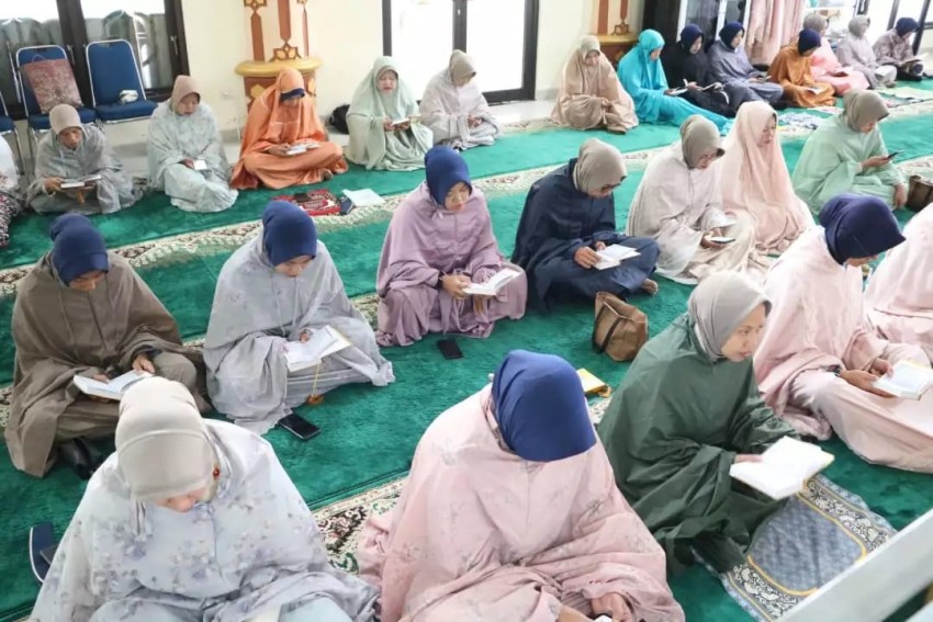 RenunganMalam: Istiqamah dalam Ibadah Meski Hati Naik Turun