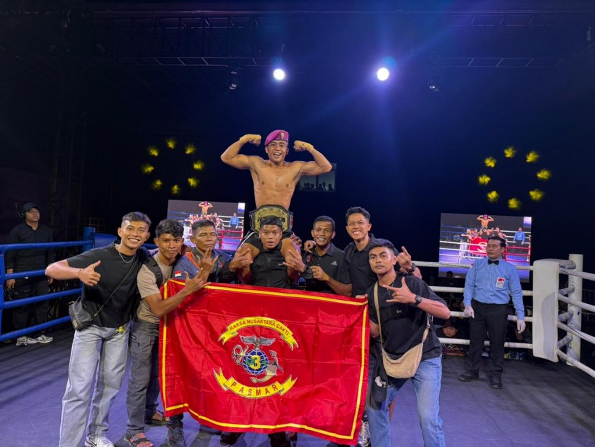 Prajurit Petarung Marinir Rebut Sabuk Emas KTI Hammer Fight