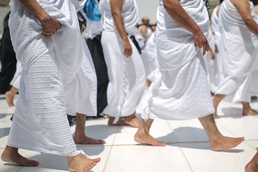 Filosofi Ihram: Menanggalkan Ego dan Atribut Sosial di Garis Miqat