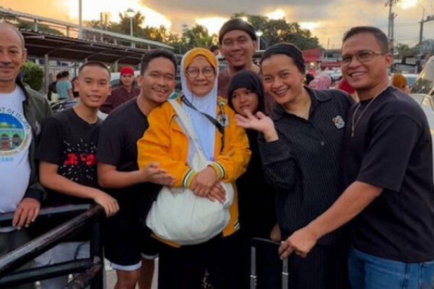 Inspiratif! Dokter Asal Filipina Berangkatkan Ibu Berhaji dari Jualan Sabun di TikTok