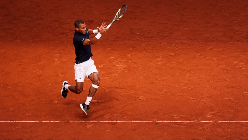 Felix Auger-Aliassime Menang di Pertandingan Pertama Hamburg Open, Cobolli Lamgsung Tumbang