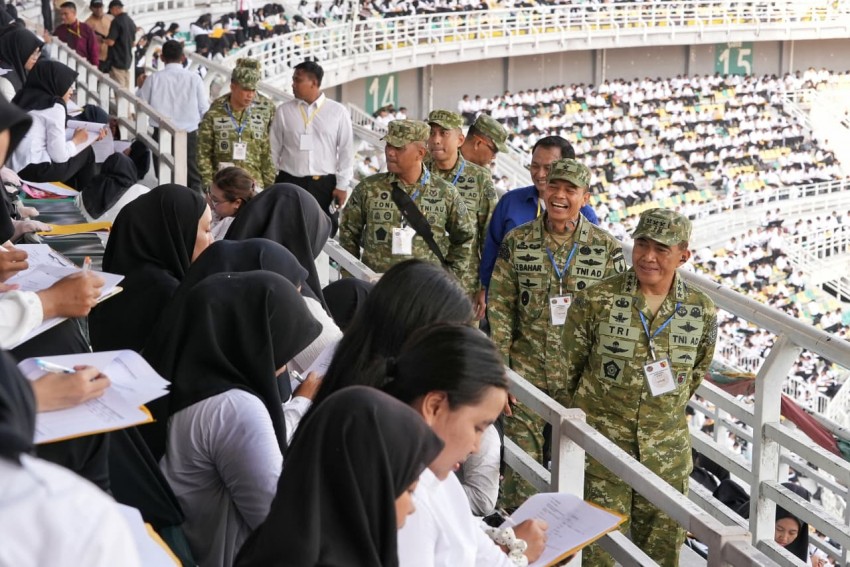 Sekjen Kemhan Tinjau Seleksi SDM KDKMP dan KNMP di Surabaya, Pastikan Transparansi dan Akuntabilitas Seleksi Nasional