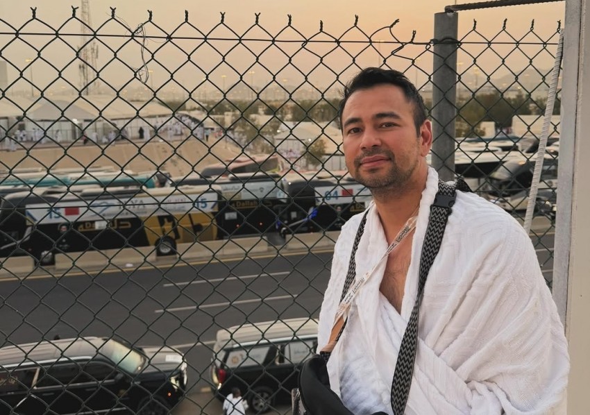 Doa Raffi Ahmad Saat di Arafah: Jangan Jauhkan Hati Kami dari-Mu Ya Allah