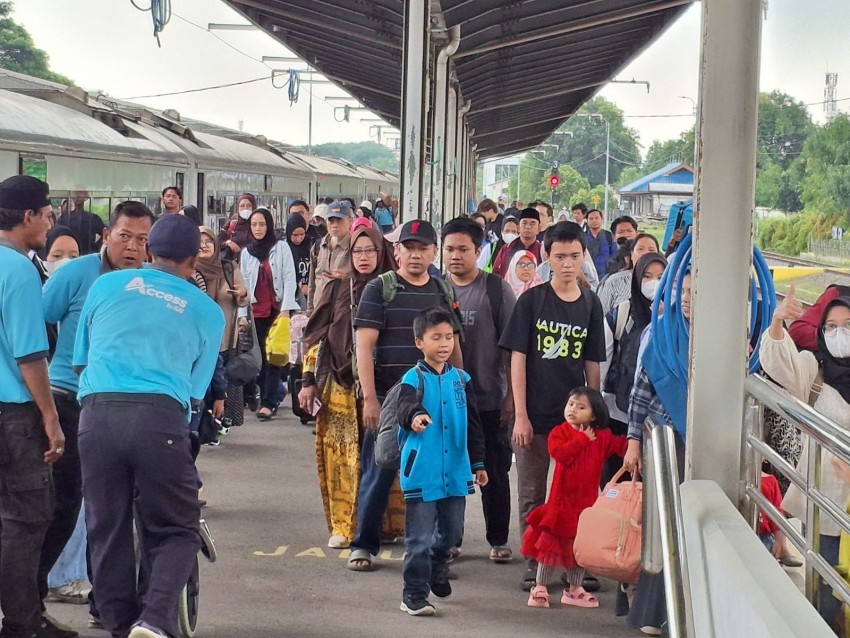 KAI Berhasil Layani 736.819 Pelanggan, Hari Ini 178.294 Pelanggan Lebih Diproyeksikan Kembali Berangkat pada Lanjutan Long Weekend Hari Lahir Pancasila