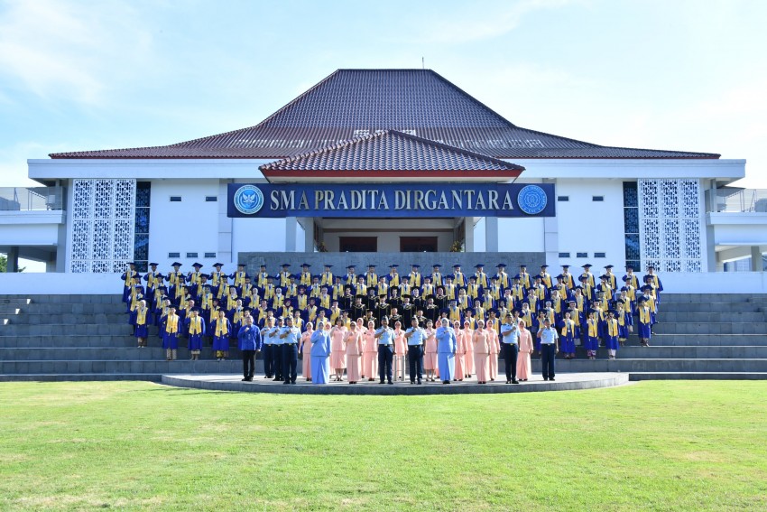 Wakasau Hadiri Wisuda SMA Pradita Dirgantara, Cetak 101 Lulusan