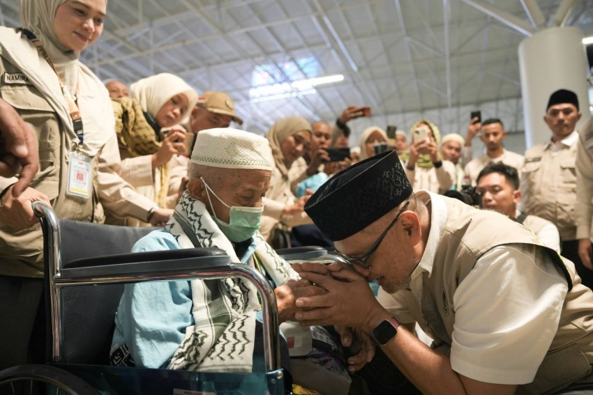 Menhaj Melepas Kepulangan Perdana Jamaah Haji Indonesia di Jeddah, Minggu Malam