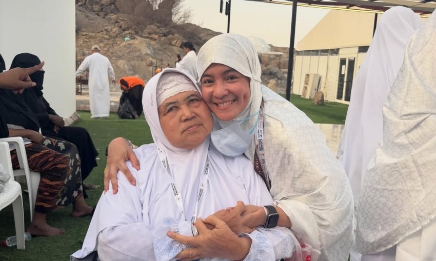 Cerita Intan Nuraini saat Berhaji, Bertemu Mamah Dedeh hingga Sahabat Baru