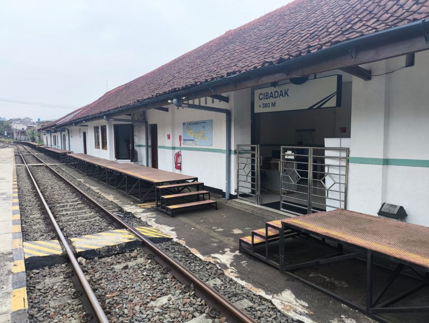 Menyambut Akhir Pekan dari Stasiun Cibadak, Kereta Api Perkuat Akses Wisata dan Mobilitas Sukabumi