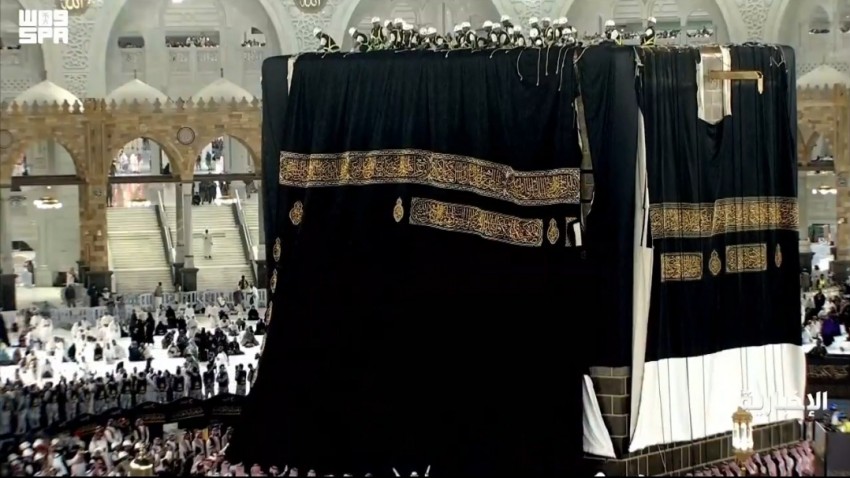 Fakta Menarik Kiswah Baru Kakbah: Terbuat dari 825 Kg Sutra dan Benang Emas