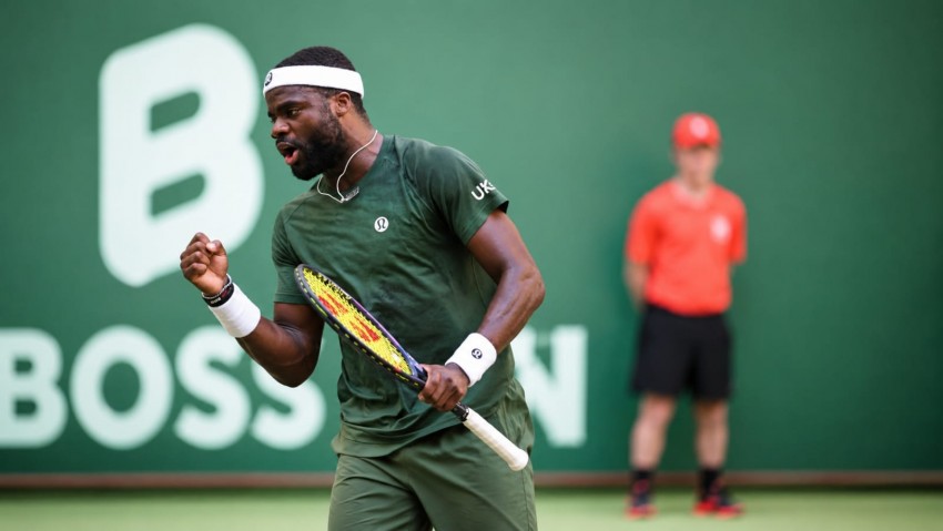 Frances Tiafoe Kalahkan Taylor Fritz, Juarai Final All-American di Halle