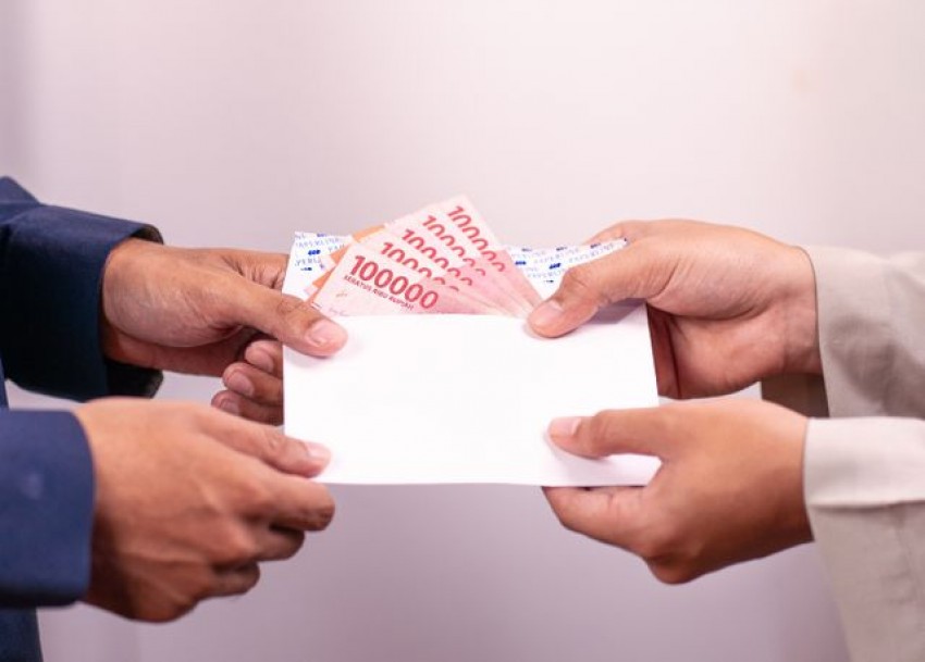 Benarkah Sedekah Tidak Akan Kurangi Harta? Ini Penjelasannya