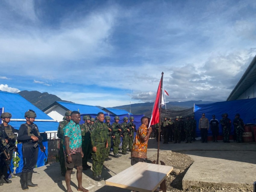 Lewat Pendekatan Humanis, TNI AD Antar Dua Eks Anggota OPM Kembali ke NKRI