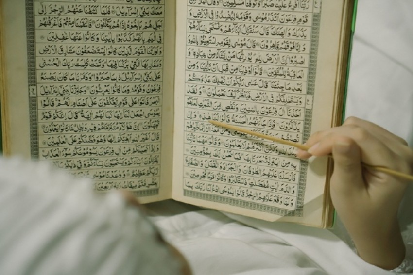 Tafsir Al-Baqarah Ayat 5: Jaminan Petunjuk dan Keberuntungan Hakiki