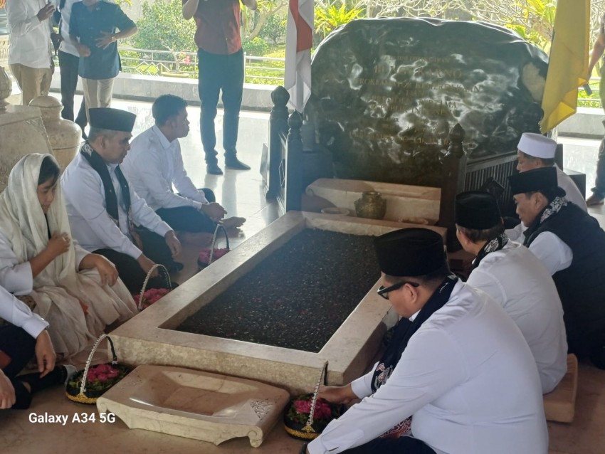 Ketua MPR Ahmad Muzani: Indonesia adalah Rumah Bersama, MPR Ziarah ke Makam Bung Karno Jelang HUT Ke-81 RI
