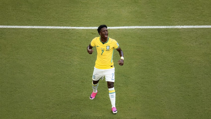 Gajinya Naik, Vinicius Jr. Setujui Kontrak 6 Tahun Baru untuk Tetap di Real Madrid