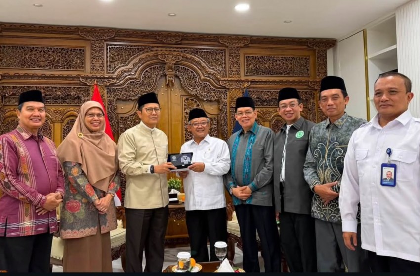 Pertemuan Mendikdasmen-Cholil Nafis, Membudayakan Hidup Halal di Kalangan Sekolah