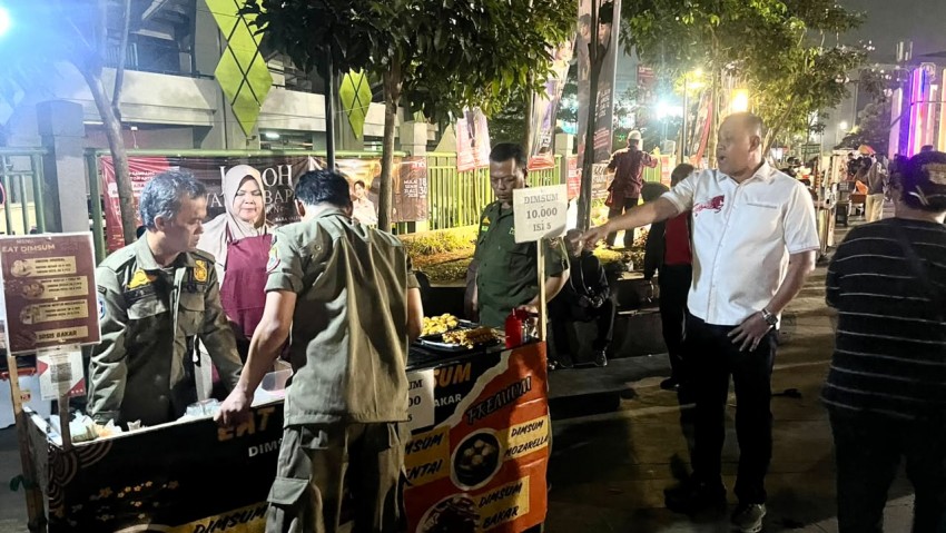 Sempat Bersitegang, Wali Kota Bekasi Tertibkan PKL Plaza Patriot Chandrabhaga