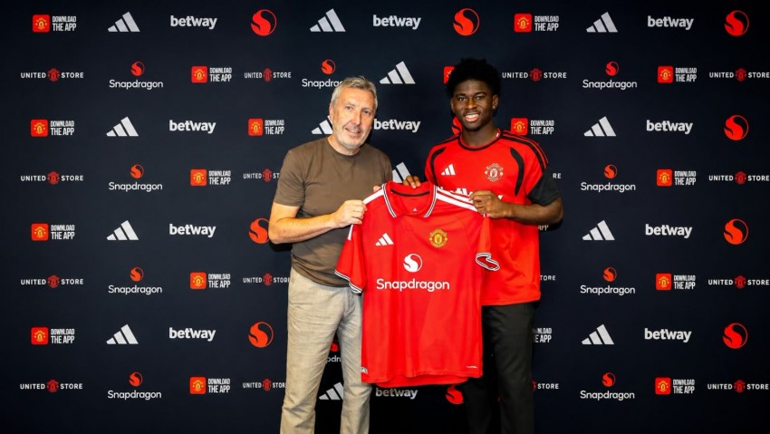 Man United Sukses Rekrut Carlos Baleba dari Brighton dengan Bandrol 1,38 Triliun
