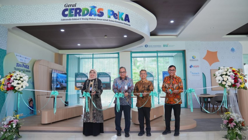 BSI Buka Gerai CERDAS PeKA di IPB, Mahasiswa Dibekali Literasi Keuangan dan Cegah Scam