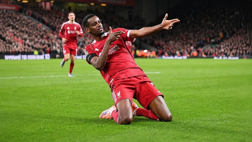 Alexander Isak Diingatkan Mohamed Salah di Liverpool: Hati Hati Fans Menuntut Anda Banyak
