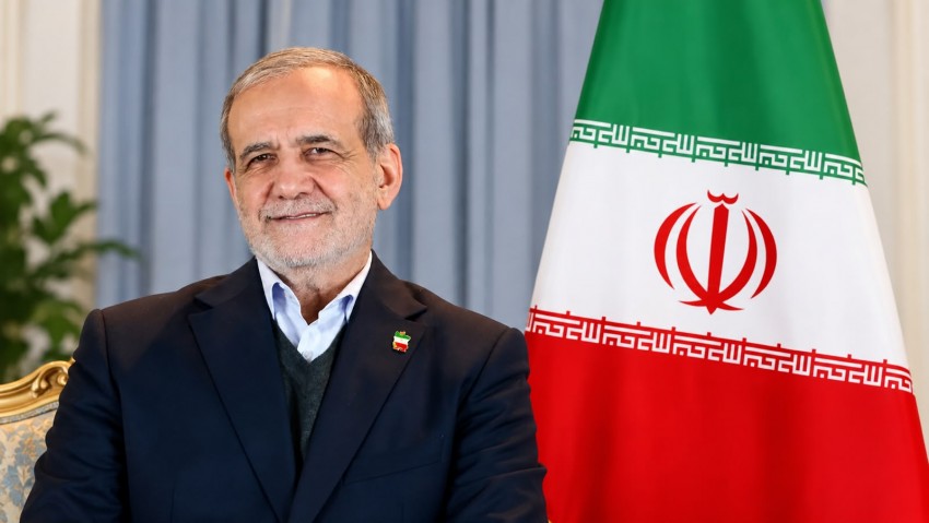 Presiden Iran Pezeshkian Serukan Persatuan di Tengah Tekanan Ekonomi AS yang Meningkat