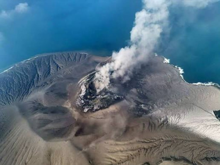 Cerita 4 Artis Terdampak Erupsi Anak Krakatau: Pesawat Putar Balik hingga Rumah Berdebu