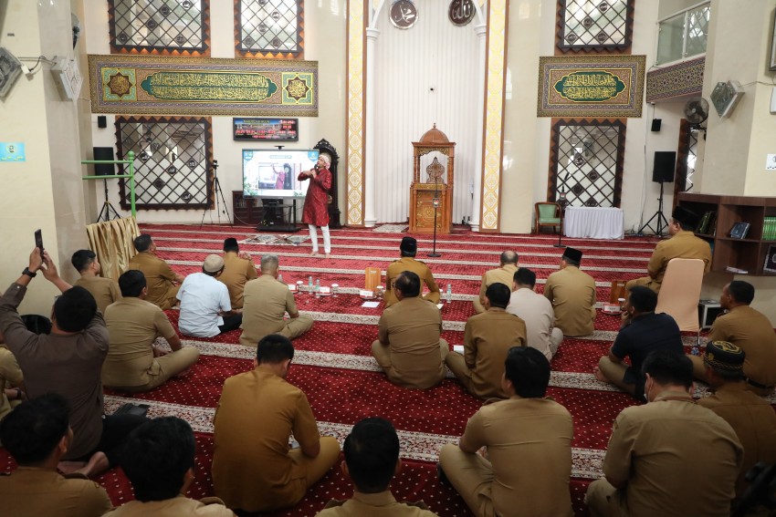 Wamendagri Ingatkan ASN tentang Amanah Jabatan di Momentum Maulid Nabi