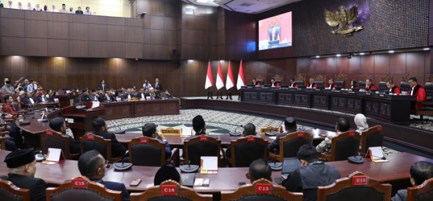 Alasan MK Tetap Tolak Kabulkan Gugatan Meski Gibran Tak Miliki Ijazah