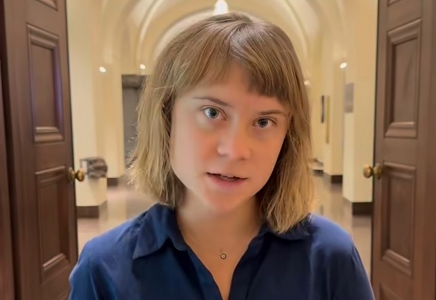 Greta Thunberg Serukan Darurat Karhutla Kalimantan: Krisis Belum Berakhir!