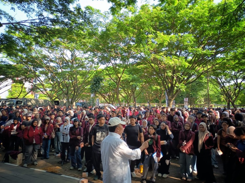 Sekda Herman Lepas 3.000 Mahasiswa KKN Tematik Pengelolaan Sampah