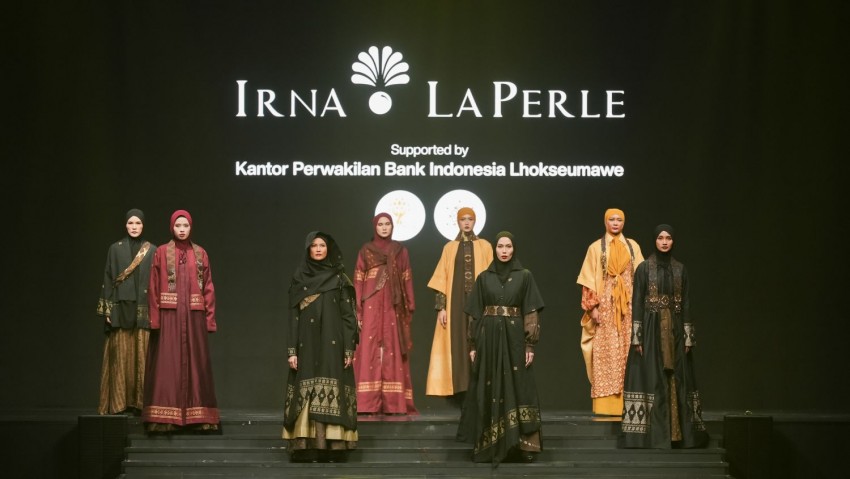 Pesona Perpaduan Tenun Bungong Jeroe-Jumputan Wongkito Bergaya Modern dari Irna La Perle