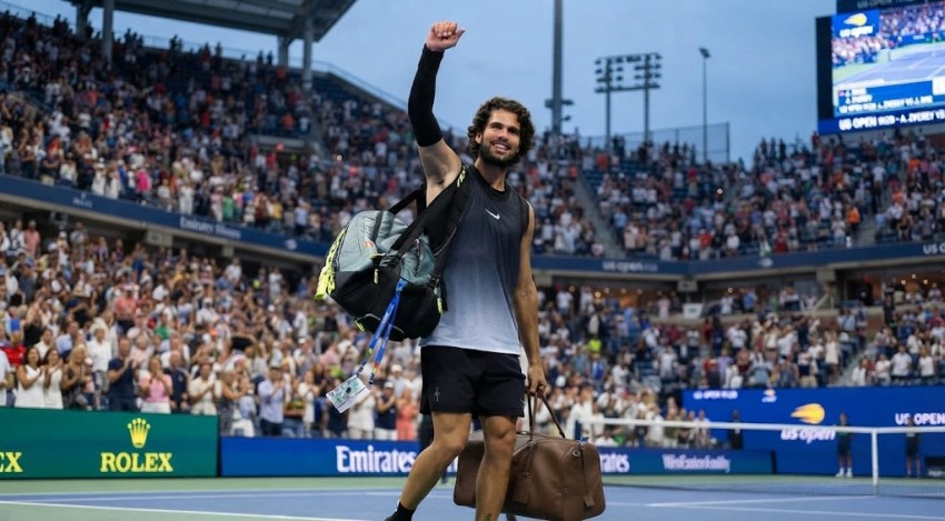 Alcaraz Bangkit untuk Tumbangkan Khachanov di Laga Pertama  di Vienna