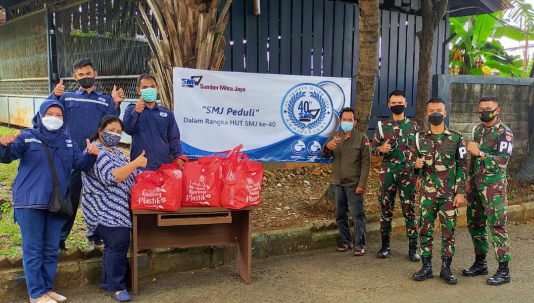 Mitra Jaya Group Bagikan 1.000 Paket Sembako di Jabota