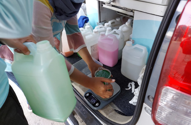 Siklus Refill, Belanja Asyik Antar Isi Ulang Minim Sampah
