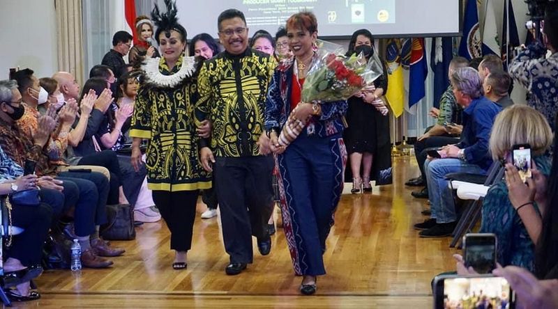 7 Desainer Indonesia Tampil di Fashion Show KJRI New York