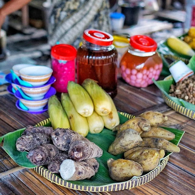 Mampir ke Angkringan Pinggir Sungai ala Majapahit di Semarang