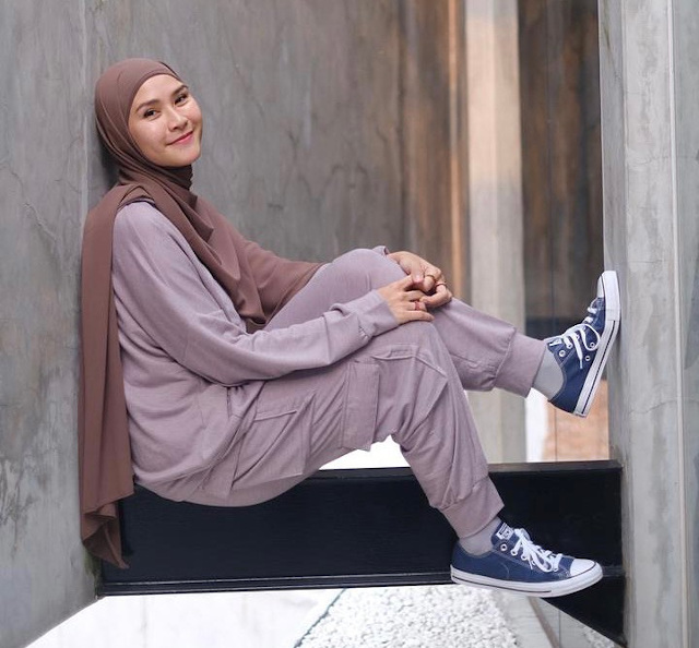 7 Potret Zaskia Adya Mecca, Modis Style Anak Muda
