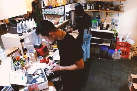 Jawab Kebutuhan Konsumen, Pengusaha Ini Sukses Kembangkan Kafe hingga Punya 3 Cabang