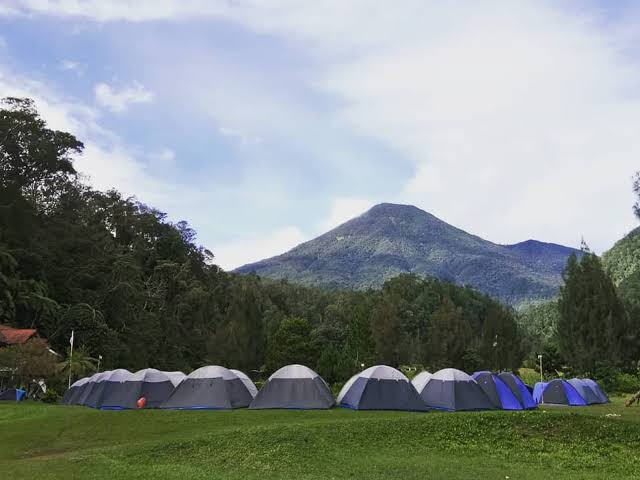 7 Tempat Kemah Alam Terbuka Seru untuk Ajak Si Kecil Berlibur