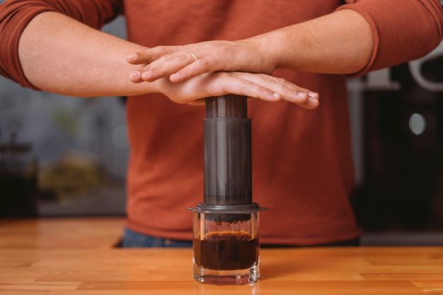 Mengaku Pecinta Kopi? Yuk, Coba Racik Kopi Sendiri di Rumah!