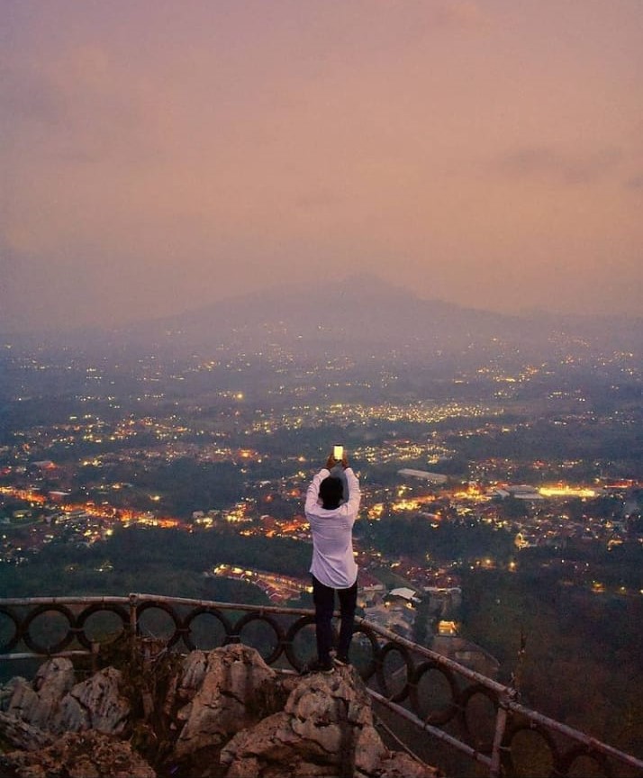 Ini Lokasi Trekking di Bogor dengan Pemandangan yang Memikat Hati