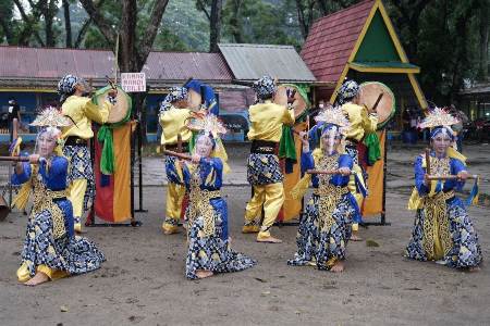 Menilik Desa Wisata Sukarame, Punya Batik Khas Pandeglang