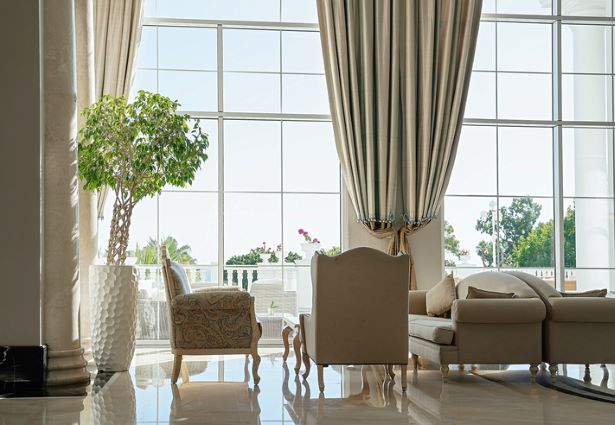 4 Inspirasi Jendela yang Bisa Hadirkan Ilusi Ruang Luas