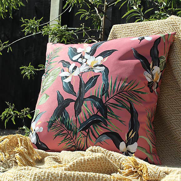 Intip 5 Motif Cushion yang Bisa Bikin Cantik Rumah