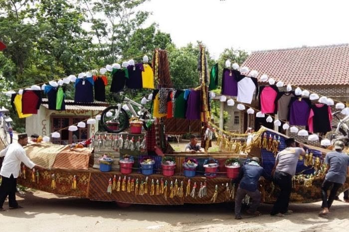 Ragam Cara Unik Santri Rayakan Maulid Nabi, Ada Lomba Sepakbola Durian